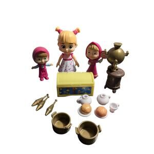 Masha and The Bear Lot of 18 Minifigures and Props